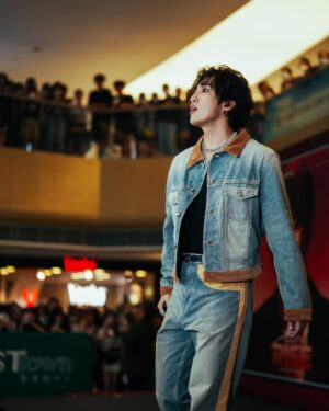Shou Lou Instagram - 你哋世一
6月22號 
香港上漲演唱會見