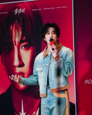 Shou Lou Instagram - 你哋世一
6月22號 
香港上漲演唱會見