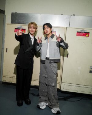 Shou Lou Instagram - 謝謝 @hit_fm_taiwan 
很喜歡這個舞台
每位歌手都為了演出投入超多心力

希望你們也喜歡這次的演出
不管是與 @patrickbrasca 還是 @w0lfs.official 
我們都很盡心準備不一樣的舞台

Hito 最具號召力歌手 婁峻碩 ✅
Hito 最佳團體 W0LF(S) ✅