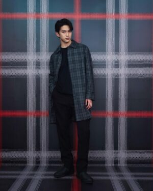 Shouma Kai Instagram - Burberry & Pop Trading Company
ローンチパーティー。

光るジャケット✨

#BurberryPop
#PR