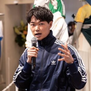 Show Kasamatsu Instagram - アディダス ブランドコアストア新宿の店長に転職しました😘😘😘
ご来店お待ちしております。

#PR　 #adidas　 #storeopening