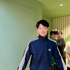 Show Kasamatsu Instagram - アディダス ブランドコアストア新宿の店長に転職しました😘😘😘
ご来店お待ちしております。

#PR　 #adidas　 #storeopening