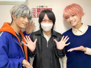 Shoya Chiba Instagram - 『#東京カラーソニック!!』the Stage vol.2 

最高でした！
全キャスト、
全スタッフさん達に👏

カラソニが、ソニステがもっと広がっていきますように

これからも嵐の声優として頑張ります✊
#カラソニ
#舞台配信中
#武子直輝 さん
#北川尚弥 さん
#ダブル小宮山嵐
#キャストとして
#とてつもないパワーいただきました
