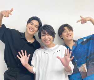 Shoya Chiba Instagram - ちばナイ4周年公開録音！ニコ生タイムシフトでまだ見られます！

初めてリスナーの皆さんの顔が見られて、正直心の底から嬉しかった！
沢山の方が聴いてくださっているんだと実感できました。
アーカイブ200回分聴けますから今からでもぜひ。

これからもよろしく！
#広瀬裕也
#土屋神葉
#2人とも年下の友達
#私服テーマ
#夏