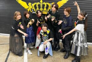 Shoya Chiba Instagram - KING SUPER LIVE 2024 DAY2
ありがとうございました！Blessingを沢山の方に聴いていただけて、最高に嬉しかったです！！

ステージに立つ先輩達
最高に素敵で、かっこよくて楽しくて、圧倒的で
僕からは誰にも声かけられない状態だったんですが…笑

優しく気さくに声をかけてくださって写真撮っちゃいました。本当に嬉しかったです。
こんなにすごい方々が「仲間」だと言ってくれた事を胸に活動していきます。
その言葉に恥じぬよう、
見てくださった方々が返してくれた歓声に応えるべく
これからひたすら頑張っていきます！！

色々と明日の生配信で話したいと思います！
初めての方も待ってます！

#キンスパ
#写真の謎はどこかで

#angela さん
#愛美 さん
#蒼井翔太 さん
#上坂すみれ さん
#内田雄馬 さん
#七海ひろき さん
#水樹奈々 さん
#水瀬いのり さん