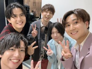 Shoya Chiba Instagram - 先週のカラソニイベント楽しかったなぁ

配信アーカイブまだあるかな？
#ボーカルチーム
#リスペクト
#終演直後　#goodsmile 
#斉藤壮馬
#梶原岳人 
#武内駿輔 
#広瀬裕也
#千葉翔也