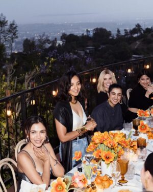 Shriya Pilgaonkar Instagram - Orange sunset & Golden @misho_designs 
Love you @therealsuhaniparekh

📸 @misha_yarkeev