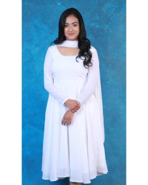 Shruthi Narayanan Instagram - 🔮✨️🤍
.
.
Mau: @saran_mua 
Hair: @la_shine_academy 
👗: @charuclothingstore 
Photographer: @blackanbluephotography 
Space: @storksstudio
.
.
[White dress, Model shoot, Photoshoot, Actress, Dancer, Classical Dancer, Bharatnatyam ]

#actress #whitedress #angel #model #portfolio #portfolioshoot #photoshoot #vijaytvserial #siragadikkaaasai #vidhya #movies #remo #kulukulu☃️ #explorepage #fyp #trending #dancer #classicaldancer #bharatnatyam #dancer