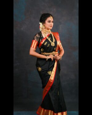 Shruthi Narayanan Instagram - ✨️🧿

MAU: @valenteena_makeoverartist 
Saree & Blouse: @charuclothingstore 
Jewels: @gold_copy1486 
Photography: @blackanbluephotography 
Studio: @storksstudio 

#bridalmakeup #bridalphotoshoot #model #shruthinarayanan #vidhya #vijaytelevision #explorepage #fyp #trendingreels #trending