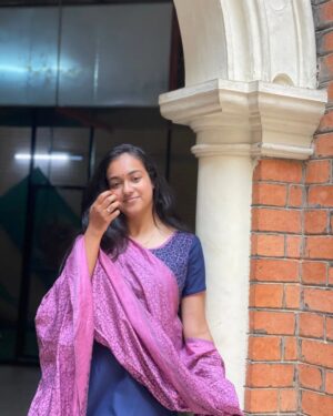 Shruthi Narayanan Instagram - Annal mele panithuli 🔮💜