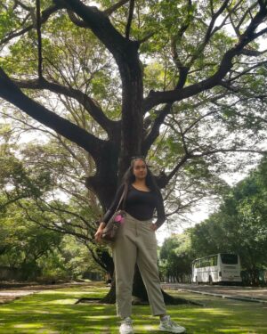 Shruthi Narayanan Instagram - Happy new year folks.. 
Had an amazing 2023 wishing for a amazing 2024 ahead.. 
.
.
📍
New year | 2k24 | Insta Influencer | Actress | Model |
.
.
#flauntingtheflaws🌈 #instagood #instafamous #influencer #model #fyp #trendingnow