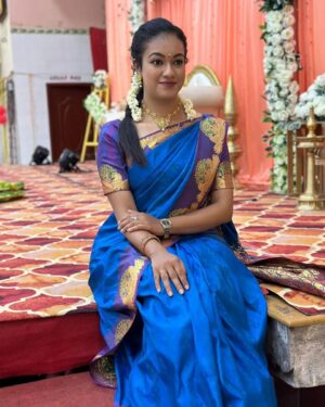 Shruthi Narayanan Instagram - Vidhya from the recent sets of Siragadikka Aasai, Totally in love with this saree and neck piece.

#kanmani #guna #trending #influencer #instamodels #sareelove #actress #vidhya #vijaytvserial #siragadikkaaasai #shruthinarayanan