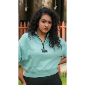Shruthi Narayanan Instagram - Be a game changer; the world is already full of players.
.
.
Hair: @la_shine_academy 
📸: @blackanbluephotography 
Location: @cocoretreatfarm
.
.
[Curly hairstyle, New Photoshoot, Photoshoot, Model, Influencer, Actress, Artist]

#model #actress #curlyhair #curlyhairstyles #sportsphotography #photographylovers #influncer #actress #shruthinarayanan #vidhya #siragadikkaaasai #geethanjalibhavya #vijaytv