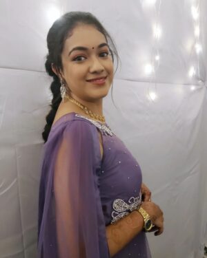 Shruthi Narayanan Instagram - Feeling a taste of being like Princess Jasmine in the Lavender colour lehenga...

As a young kid all of us would have definitely dreamed of being dressed as our favourite princess and it kind off came true when I wore this beautiful purple lehenga for Sister's sangeeth and this beautiful hair style...
.
.
🔖
Sangeeth fit | Wedding outfit series | Lavender Lehenga | Wedding outfits | Bridesmaid outfits | Hairstylings | Self Styling | Photography | Bridesmaid | Sangeeth look | Wedding season | Explore page | For Your page | Trending post | Instafamous | Instainfluencer | 
.
.
.
Pc: @_.its_krithikaa_here._ & my mum hehe
.
#sangeetoutfit #weddingseason #weddingsetup #lavenderlehenga #lehenga #weddingvibes #explorepage #flauntingtheflaws🌈 #fyp #trendingnow #shruthinarayanan #vidhya #siragadikaasai #actress #Instagram #instagood #instafamous #instainfluencer