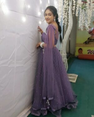 Shruthi Narayanan Instagram - Feeling a taste of being like Princess Jasmine in the Lavender colour lehenga...

As a young kid all of us would have definitely dreamed of being dressed as our favourite princess and it kind off came true when I wore this beautiful purple lehenga for Sister's sangeeth and this beautiful hair style...
.
.
🔖
Sangeeth fit | Wedding outfit series | Lavender Lehenga | Wedding outfits | Bridesmaid outfits | Hairstylings | Self Styling | Photography | Bridesmaid | Sangeeth look | Wedding season | Explore page | For Your page | Trending post | Instafamous | Instainfluencer | 
.
.
.
Pc: @_.its_krithikaa_here._ & my mum hehe
.
#sangeetoutfit #weddingseason #weddingsetup #lavenderlehenga #lehenga #weddingvibes #explorepage #flauntingtheflaws🌈 #fyp #trendingnow #shruthinarayanan #vidhya #siragadikaasai #actress #Instagram #instagood #instafamous #instainfluencer