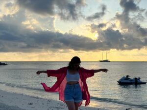 Shubhangi Tambale Instagram - Mentally I am here! 💭
Just following the trend 😉🌊♥️

#maldives #ocean #throwback #mentallyhere