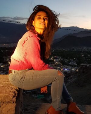 Shubhangi Tambale Instagram - One of my most favourite destinations to go 🗻
LEH - LADHAKH 

This was first flight of my life, for the first film I was doing 
#boyz2marathifilm 
Pangong lake, night sky full of stars, chilled breeze and peaceful waves 🌊 

Also I was getting paid to experience all of this 🤩😛
I manifested few things in Leh in 2018 which is my reality now 😍(you can see wishing rocks stacks in one of the pictures) here I was just 19 yrs old, young,naive - I had no idea what life has planned for me ♥️
But now when I look back, I feel proud of my achievements, my experiences, my decisions!
 I love who I am today 🙃🌈⚡️🍃🥀

#lehladakh #lehladakhdiaries #leh #ladakh #pangonglake #beautifuldestinations #favourite #peace #mustgo