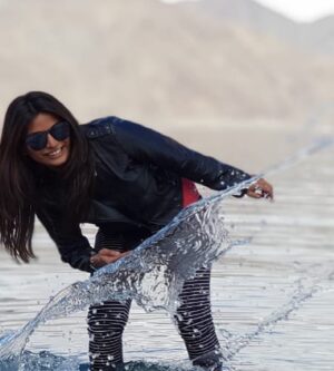 Shubhangi Tambale Instagram - One of my most favourite destinations to go 🗻
LEH - LADHAKH 

This was first flight of my life, for the first film I was doing 
#boyz2marathifilm 
Pangong lake, night sky full of stars, chilled breeze and peaceful waves 🌊 

Also I was getting paid to experience all of this 🤩😛
I manifested few things in Leh in 2018 which is my reality now 😍(you can see wishing rocks stacks in one of the pictures) here I was just 19 yrs old, young,naive - I had no idea what life has planned for me ♥️
But now when I look back, I feel proud of my achievements, my experiences, my decisions!
 I love who I am today 🙃🌈⚡️🍃🥀

#lehladakh #lehladakhdiaries #leh #ladakh #pangonglake #beautifuldestinations #favourite #peace #mustgo