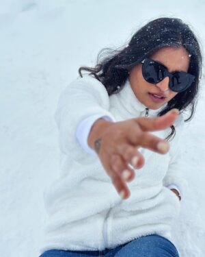 Shubhangi Tambale Instagram - Living my Heidi fantasy in the Swiss Alps ❄️ 🇨🇭 🏔️

Last picture is me calling out for help 😆

#switzerland #switzerland🇨🇭 #europe #europetour #switzerland_vacations #snow #snowday #mountain #bestvacations