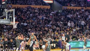 Shun Matsuo Instagram - 大好きになって３０年
はじめて現地でNBAを観戦できました。
感動！
初観戦で八村選手が見れるなんて幸せすぎます。
マジで最高！！
NBA最高！！

@nbajpn 

#FriendsofNBA