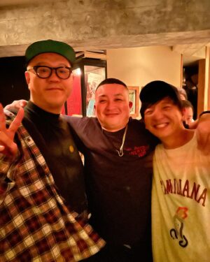 Shun Matsuo Instagram - 綾部さんに会えました。

綾部さん来る前緊張して誰も席に座らず。

同期。
