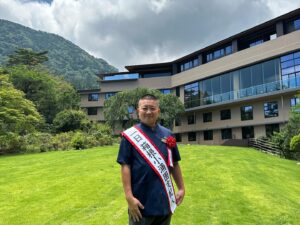 Shun Matsuo Instagram - 箱根ホテル小涌園の１日支配人をやらせていただきました。

地元箱根で小涌園はマジのド地元。

思い出もいっぱい。

そんな小涌園での１日支配人は感慨深いものがありました。

新しい小涌園とても素敵でした！

みなさん是非小涌園へ！
みなさん是非箱根へ！

箱根でお金いっぱい使ってください！

箱根親善大使
