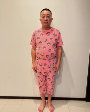 Shun Matsuo Instagram - いつもマンションのゴミ捨て場行っても誰にも会わないのにこのパジャマ着てる今日にかぎってダッフンダ。