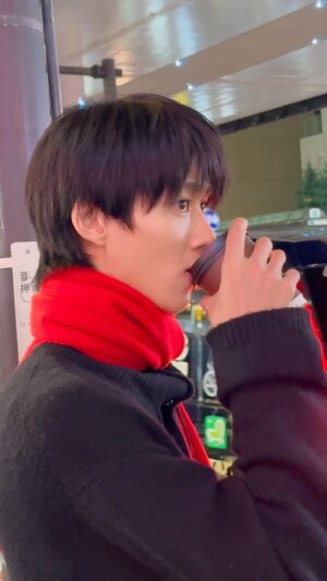 Shunta Sono Instagram - 🧣Any plans for Christmas? How about dinner? 
🎄僕とクリスマスデートしてくれる？
