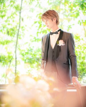 Shunta Sono Instagram - 愛する地元伊勢市で夢が1つ叶いました！

猿田彦神社さんの婚礼メインビジュアルを務めてさせていただきます！猿田彦神社さんは、僕が幼い頃、七五三の祈祷やサッカー大会でお世話になった神社なので、お仕事できて本当に嬉しいです！

#猿田彦神社
#曽野舜太