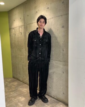 Shuntaro Yanagi Instagram - 今夜第7話放送です！
とある日の撮影で。たまには私服もね

#PR#けむたい姉とずるい妹 
#栁俊太郎
#柳俊太郎
#shuntaroyanagi