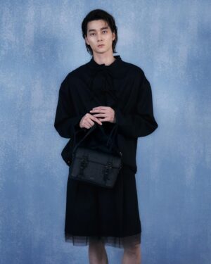 Shuntaro Yanagi Instagram - Dior Gravity
重力の作用によって繊細な模様を施したディオール グラビティレザー
 
@DIOR 
#PR
#SupportedbyDior