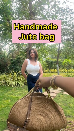 Shweta Mahadik Instagram - Handmade jute bag for my summer look 😎

#diy
#handmade 
#shwetamahadik
#diychachi
#art
#fashion