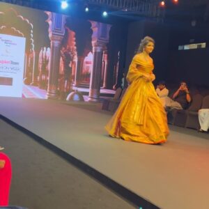 Shwetha Srivatsav Instagram - Took my little one for the very first time to a Fashion show #bangaloretimesfashionweek . I was very sure that she’d vibe with it and was a social butterfly throughout 😍!! @kavyachristopher , catching up with you was such a vibe! Gotta say, you’re the sweetest 🤗❤️!! 
@bangalore_times #2024