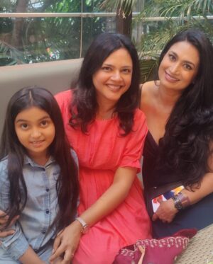 Shwetha Srivatsav Instagram - Took my little one for the very first time to a Fashion show #bangaloretimesfashionweek . I was very sure that she’d vibe with it and was a social butterfly throughout 😍!! @kavyachristopher , catching up with you was such a vibe! Gotta say, you’re the sweetest 🤗❤️!! 
@bangalore_times #2024