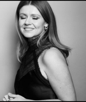 Sian Gibson Instagram - #takeamoment4mind is a brilliant campaign  by @rayburmiston and @mindcharity 

Follow @takeamoment4mind for more info and visit the amazing virtual exhibition  where you can upload your own eyes closed selfies to help raise funds and awareness for Mind ❤️