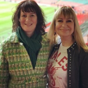 Siân Lloyd Instagram - One Irish rugby fan, one Welsh 🏉  #sixnations #rugby #ireland #wales