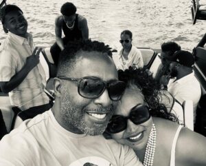 Sibil Fox Richardson Instagram - Shout out to our family who rode the waves into 27 years of marriage with us! Just like the water we have not allowed the low tides of life to keep us down. 🚤  And, we can’t thank our brother @yamboys21 enough for always ensuring a fantastic experience!  Book them for your next celebration—and tell ‘em @foxandrob sent ya!

#27thWeddingAnniversary #FoxRich #FoxandRob #FamilyisEverything #sailing #boatride