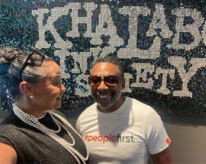 Sibil Fox Richardson Instagram - •| T I M E • M O V I E |•

From formerly incarcerated person to the subject of an Oscar-Nominated film @timemovie to directorial debut @essencefilmfestival —in the words of @kenyabarris, “that’s not just #BLACK*ish that is #BlackAF”! 🖤🖤🖤
.
#FoxandRob #FoxRich #TimeMovie #TimetheBook #TimeAudiobook #Oscarnominateddocumentary #bookauthor #keynotespeaker #motivationalspeaker