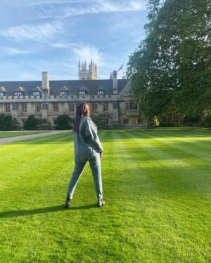 Sibongile Mlambo Instagram - 🥂 Cheers to all the beautiful souls I met and had the honor of spending time with in the UK. From reunions with friends & family, and all the new people I got to grow, expand & shoot the shit with, salud! 🥂 #untilnexttime #mio2023 #summer #memories #oxford #london #uk #flashbackfriday