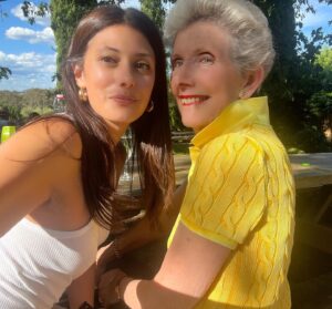 Sibylla Deen Instagram - Jane Deen 💛🐝🌻@janedeen