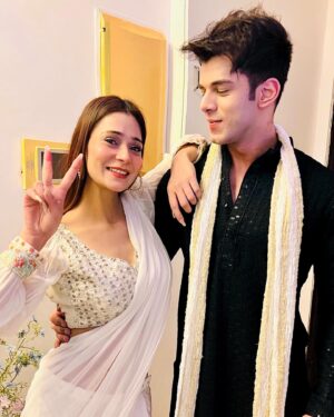 Siddharth Sharma Instagram - Eid Mubarak 🌙
wardrobe courtesy : @anubanerjee17 

#justsiblingthings  #eid #eidcelebrations #family #instagood #ethnic  #sarakhan #siddharthsharma