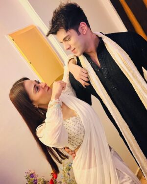 Siddharth Sharma Instagram - Eid Mubarak 🌙
wardrobe courtesy : @anubanerjee17 

#justsiblingthings  #eid #eidcelebrations #family #instagood #ethnic  #sarakhan #siddharthsharma