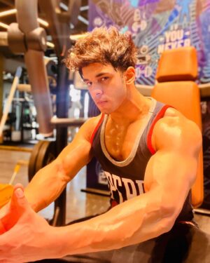 Siddharth Sharma Instagram - Progressive #mondaymotivation