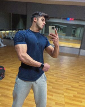 Siddharth Sharma Instagram - Wake me up bulked.