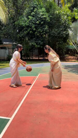 Siddhi Mahajankatti Instagram - Cuz why not Saree this time 🙈 🏀 
 
@siddhi_mahajankatti  can make any dull moment into a fun moment ❤️

#basketball #basketballinsaree #happyvishu