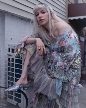 Sideara St. Claire Instagram - This @desertstarsvintage NFS legit fairy cardigan changed my life I don’t think I’ve been the same since I wore it LOOK AT IT!!!! 😔💕 Paired perfectly with this @shopsideara cap from the x @belllapietro collection (one of my top favs) and my @melissaofficial @yproject_official shoes that I pretend fit perfect, shot by the angel @alyssa_tiffany and styling with bb @josienolann 🪭❣️