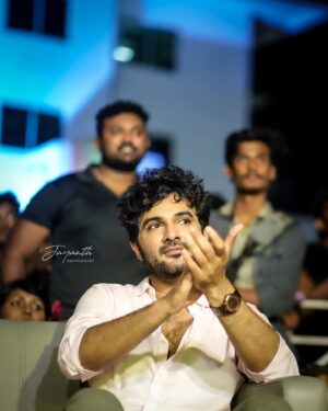 Sidhu Jonnalagadda Instagram - A college Fest. 😎

@_jayanth_photography 
@sunsiitam 
@sunskar_2k22 

#vizag