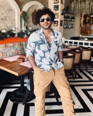 Sidhu Jonnalagadda Instagram - I hate clicking pictures ! but i love writing captions ! 

clicked by @vrindaprasad
