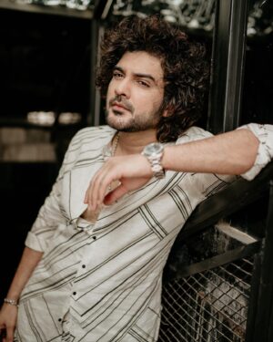 Sidhu Jonnalagadda Instagram - Photo frenzy ! 

In @sonofanoble.snob 
Stylist @neeraja.kona 
Pics @adrin_sequeira
