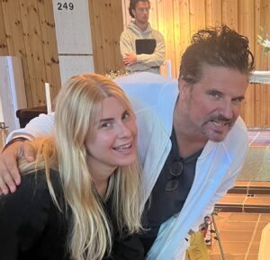 Sigge Eklund Instagram - Vi längtar tills ni ska få se ”En del av dig”. @mjhamilton @turtlesafari @edvinrydings @zaralarsson @alvabratt @mustafaalmash @emilhedayat @oliviaaessen @nikkikicken @idaengvoll @1maxc @netflixnordic @sfstudios.se #apartofyou #endelavdig